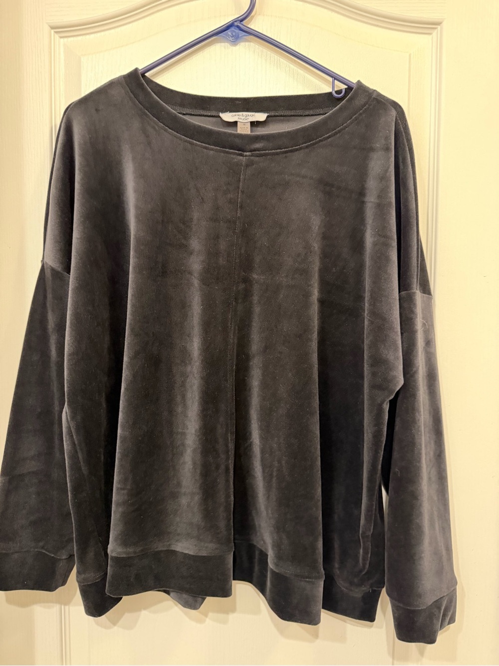 Cable & Gauge Studio 1X Black Velour Velvet Drop Shoulder Pullover Top